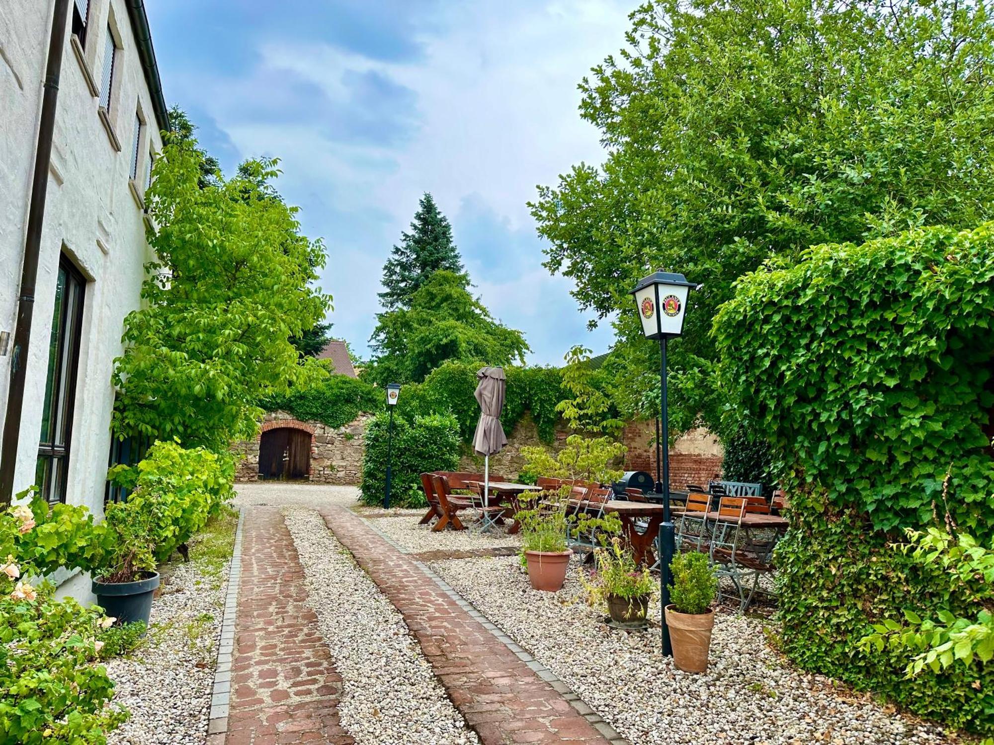 Hotel Zum Kastanienbaum Herzogenaurach Exterior foto